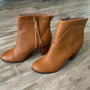 Toms Heeled Lunata Ankle Booties 9.5